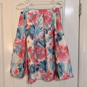 MIDI length floral skirt